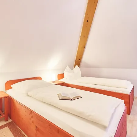 40 4, Heideweg 2 D * Karlshagen